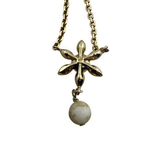 In Bloom Flower Motif Pendant Necklace Gold