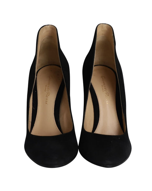 Women's Gianvito Rossi Round-toe Flared Pumps in Black Suede