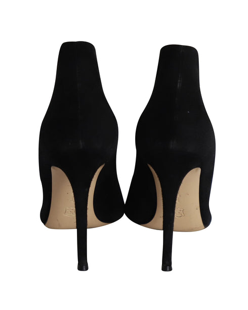 Women's Gianvito Rossi Round-toe Flared Pumps in Black Suede