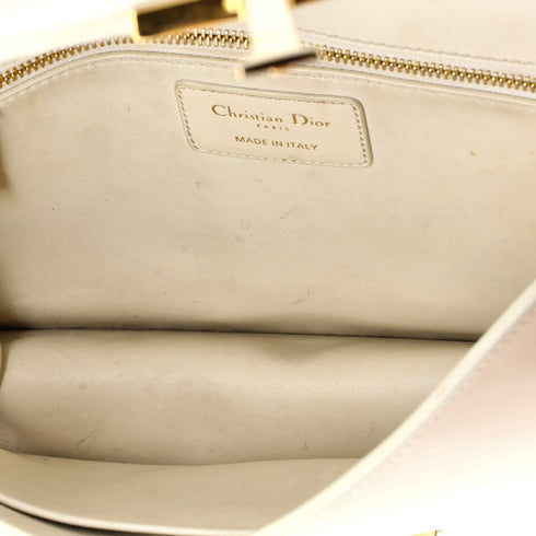 30 Montaigne Flap Bag Leather