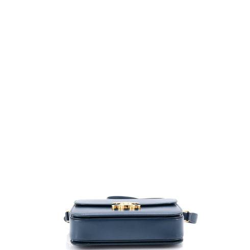 Triomphe Shoulder Bag Smooth Calfskin Medium