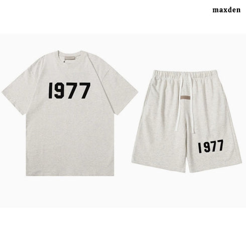 ESSENTIALS 1977 Summer Set