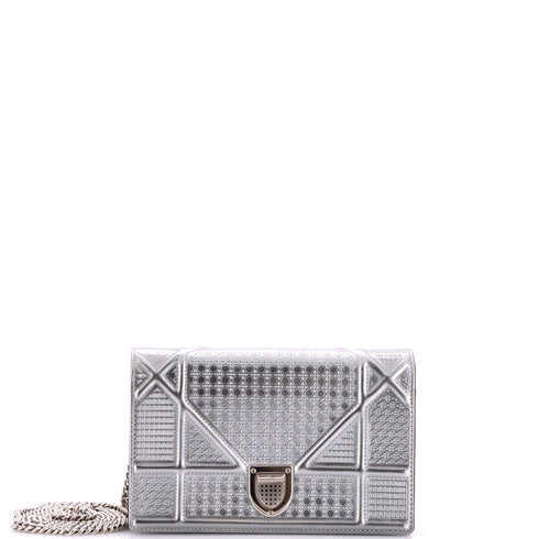 Diorama Wallet on Chain Cannage Embossed Calfskin