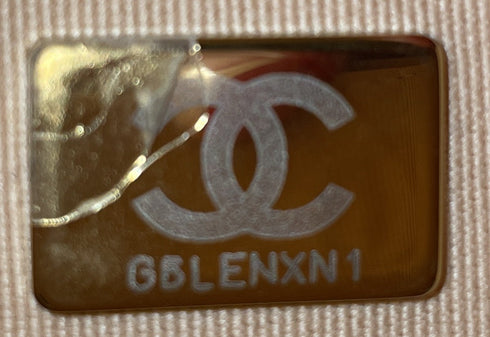 Wallet on Chain Quilted Caviar