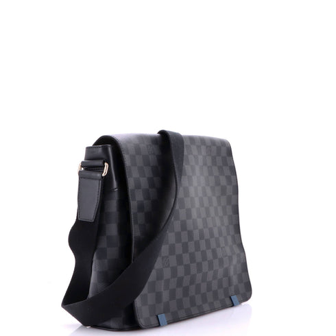 District NM Messenger Bag Damier Graphite MM