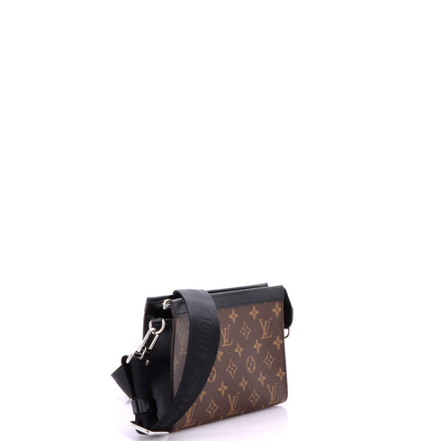 Gaston Wearable Wallet Monogram Eclipse Canvas
