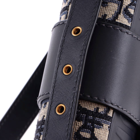 30 Montaigne Flap Bag Oblique Canvas