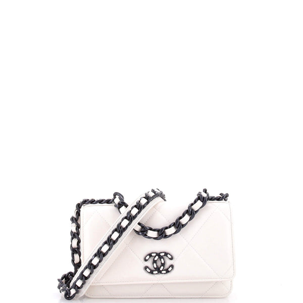 19 Wallet on Chain Quilted Lambskin