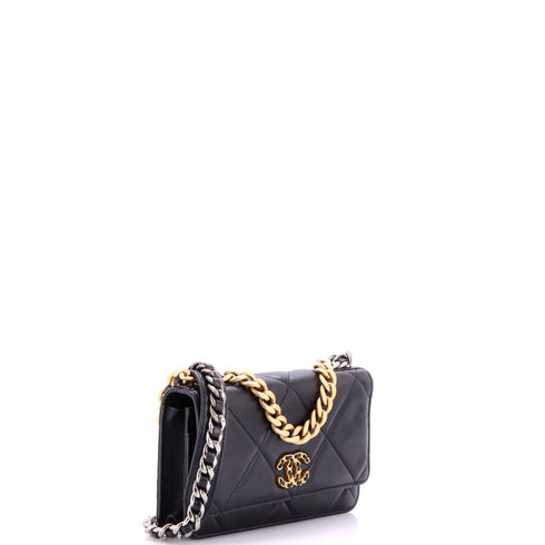 19 Wallet on Chain Quilted Lambskin