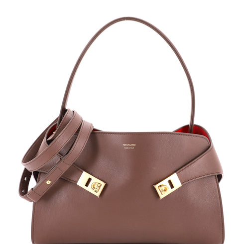 Hug Shoulder Bag Leather Medium
