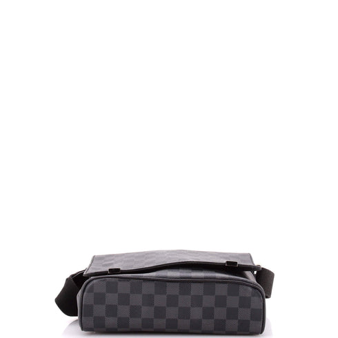District NM Messenger Bag Damier Graphite PM