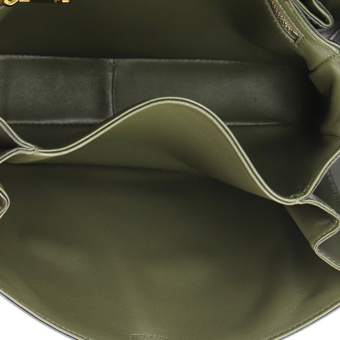 Triomphe Shoulder Bag Smooth Calfskin Medium