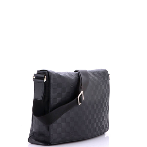 District NM Messenger Bag Damier Infini Leather MM