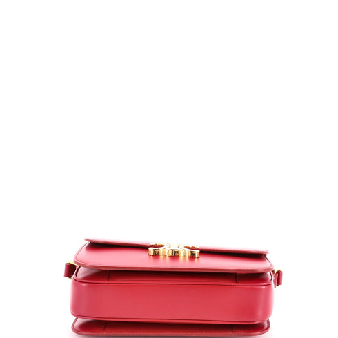 Triomphe Shoulder Bag Smooth Calfskin Medium