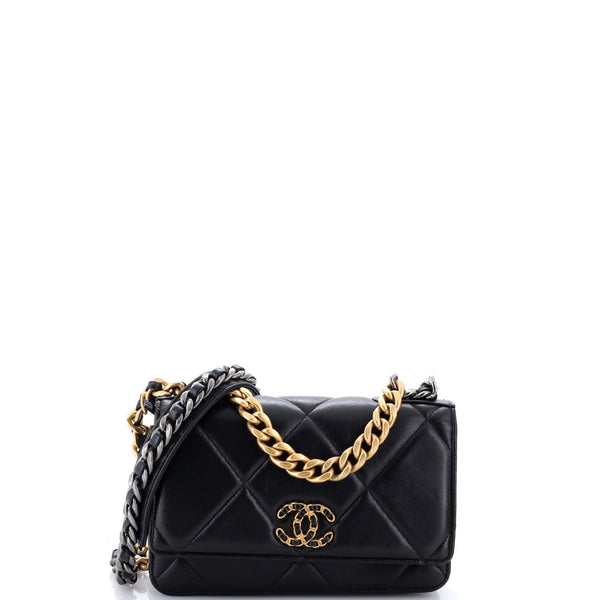 19 Wallet on Chain Quilted Lambskin