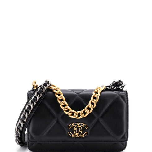 19 Wallet on Chain Quilted Lambskin