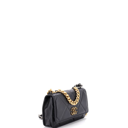 19 Wallet on Chain Quilted Lambskin