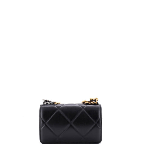 19 Wallet on Chain Quilted Lambskin