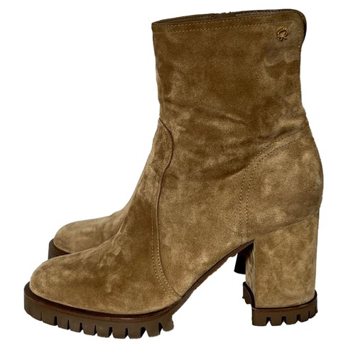 Women's Gianvito Rossi Timber Zipped Ankle Boots in Brown Suede