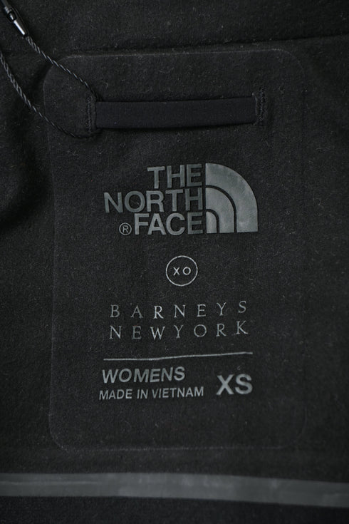 Women's The North Face Zip-Up Jacket in Black Polyester