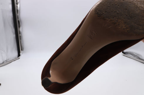 Women's Gianvito Rossi 70 Pumps in Brown Suede