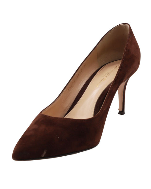 Women's Gianvito Rossi 70 Pumps in Brown Suede