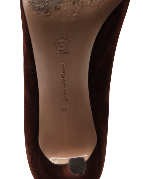Women's Gianvito Rossi 70 Pumps in Brown Suede
