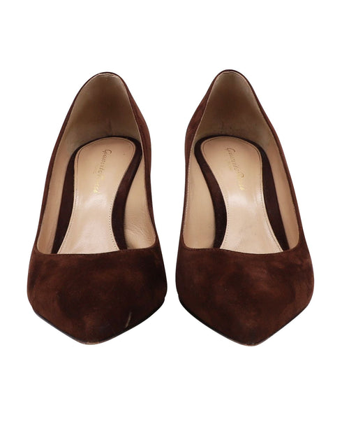 Women's Gianvito Rossi 70 Pumps in Brown Suede
