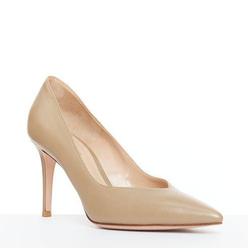 Women's Gianvito Rossi Leather Pointy Pumps
