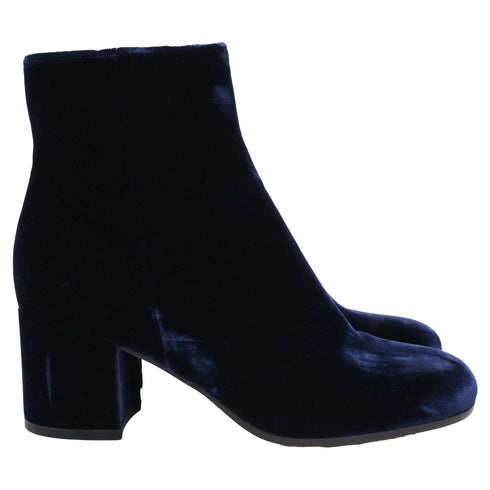 Women's Gianvito Rossi Round-Toe Ankle Boots in Navy Blue Velvet