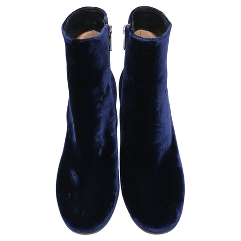 Women's Gianvito Rossi Round-Toe Ankle Boots in Navy Blue Velvet