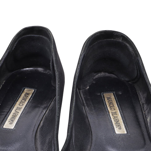 Women's Manolo Blahnik Round-Toe Ballet Flats in Black Suede