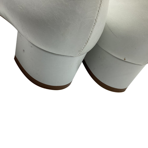 Women's Manolo Blahnik Pointed-Toe Low-heeled Pumps in White Leather