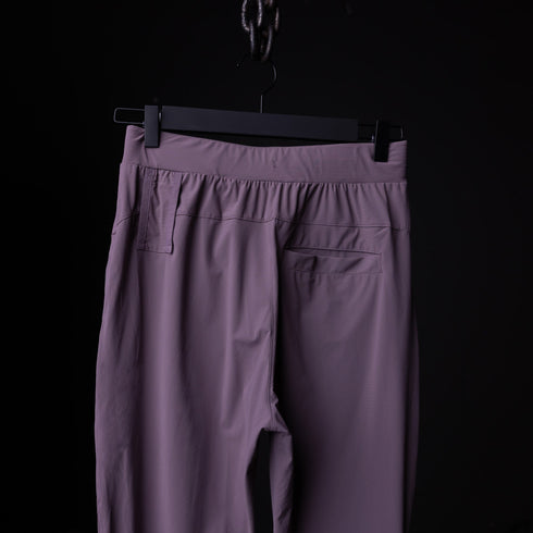 WN'23 Cyber Tech High Rib Jogger - M - Discontinued