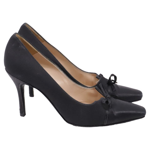Women's Manolo Blahnik Pumps in Black Leather
