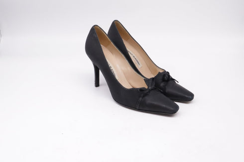 Women's Manolo Blahnik Pumps in Black Leather