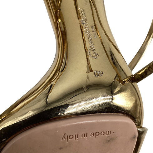 Women's Gianvito Rossi Ankle Strap Sandal Heels in Metallic Gold Leather