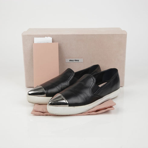 Women's Metal Cap Slip-on Sneakers Size