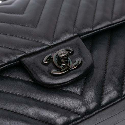 So Black Classic Double Flap Bag Chevron Lambskin Medium