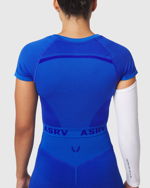 W111. Seamless Cropped Training Tee - Electric Blue