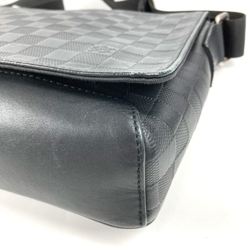 District Messenger Bag Damier Infini Leather PM