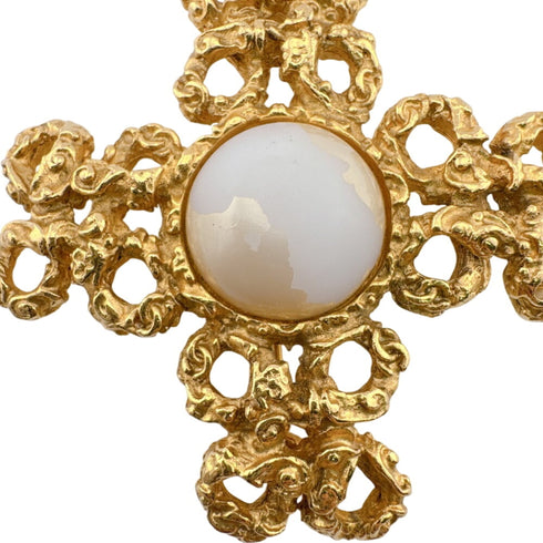 93A Cross Motif Pearl Brooch Gold