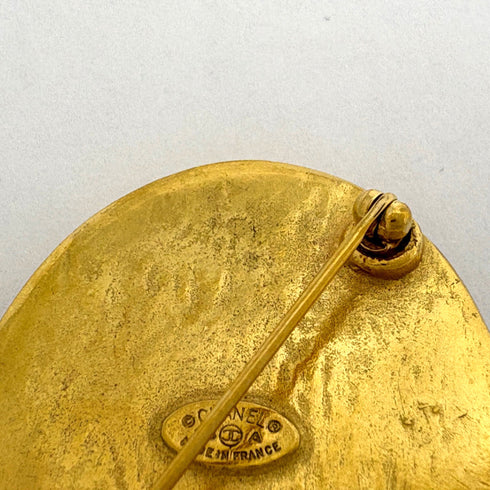 CC Logo Brooch Gold-Tone Metal