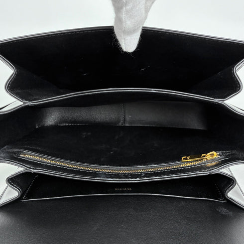 Triomphe Shoulder Bag Smooth Calfskin Medium