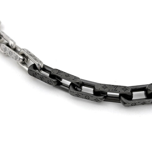 Collier Monogram Pendant Necklace Metal Black and Silver
