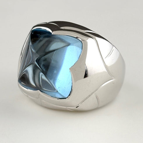 Pyramide Ring With Topaz