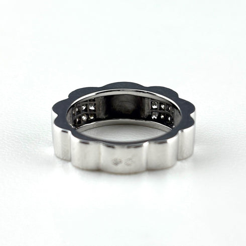Camellia Ring With Diamond
