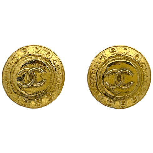 CC Logo Round Clip-On Earrings Metal Gold-Tone Metal