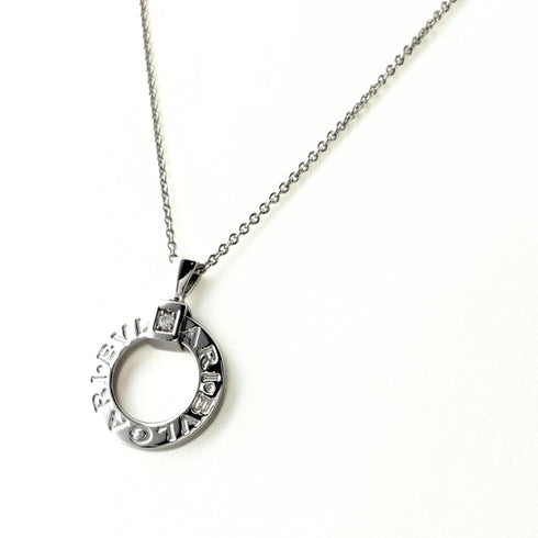 Circle Pendant Necklace with Diamond
