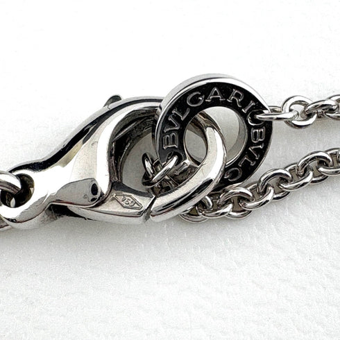 Circle Pendant Necklace with Diamond